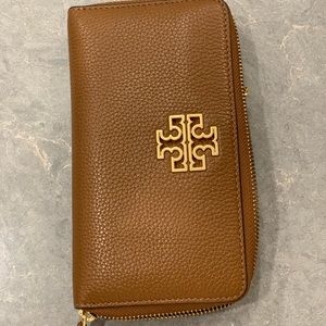 Tory Burch leather wallet
